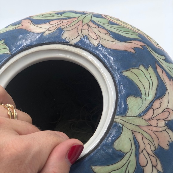 Medium Floral Vase - Picture 5 of 6